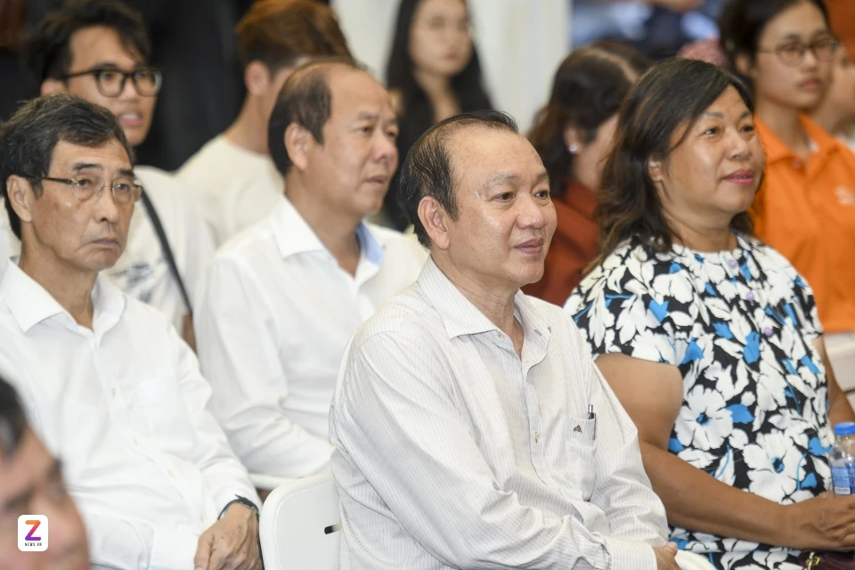 Tu sach thieu nhi anh 5