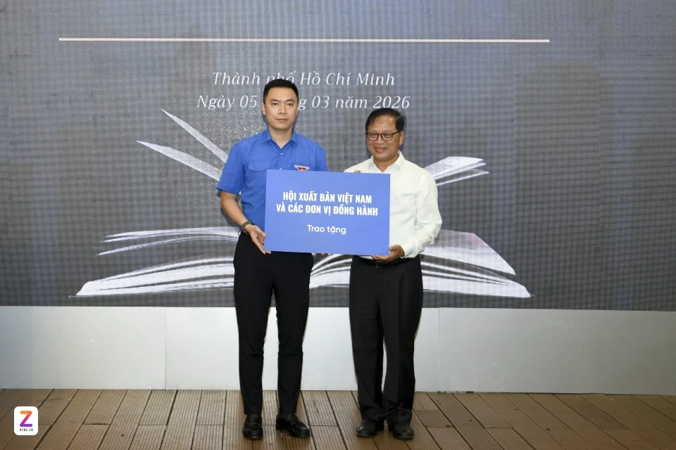 Tu sach thieu nhi anh 13