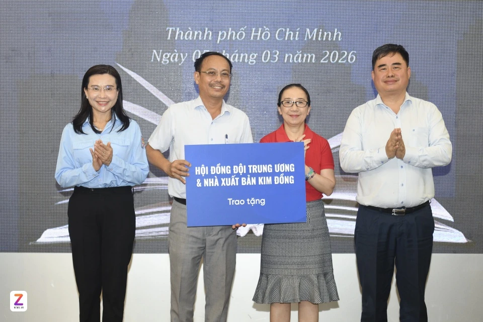 Tu sach thieu nhi anh 8