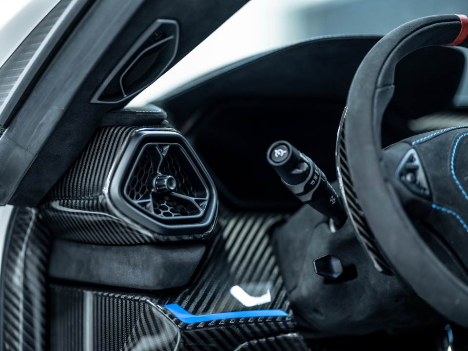 Zenvo nang cap cho sieu xe duong pho TSR-S anh 7