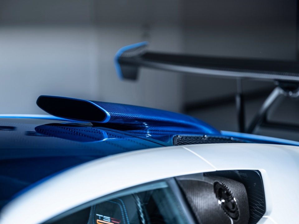 Zenvo nang cap cho sieu xe duong pho TSR-S anh 5