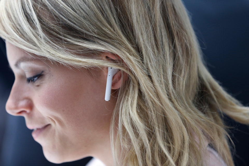 Tai nghe airpods ảnh 4 Tai nghe airpods anh 4