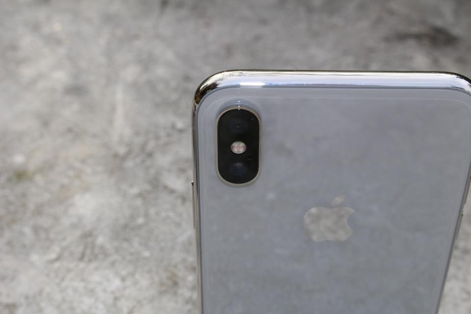 Nhung dieu chua biet ve iPhone X anh 1