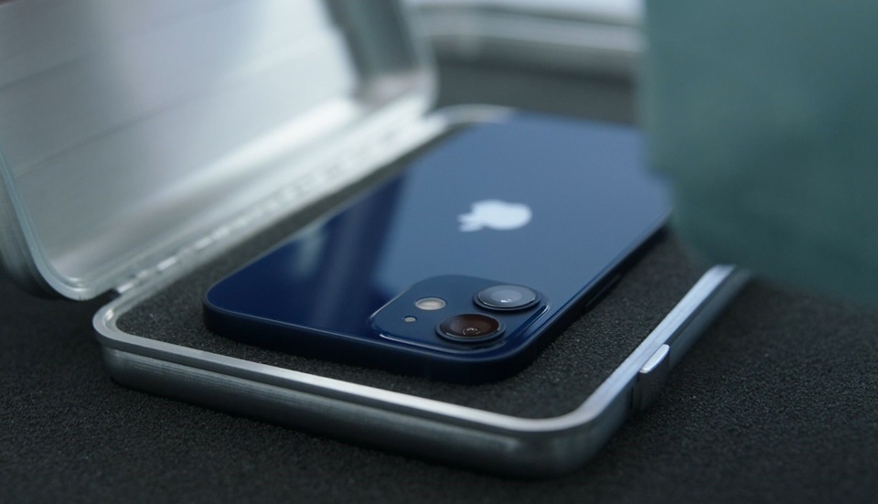 Day la iPhone 12 anh 8