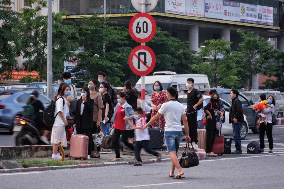 un un xe co truoc ngay nghi le anh 12