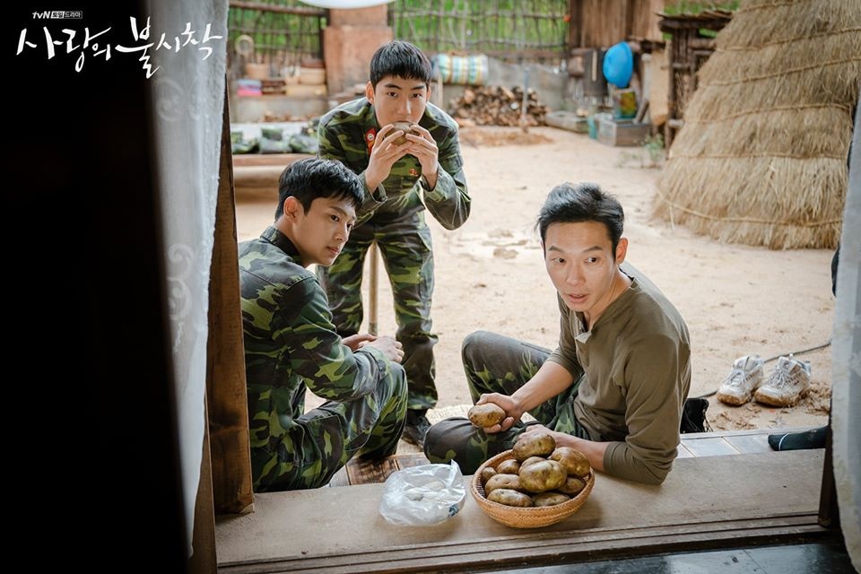 Ha canh noi anh,  Hyun Bin,  Son Ye Jin,  Trieu Tien,  Bac Han anh 3