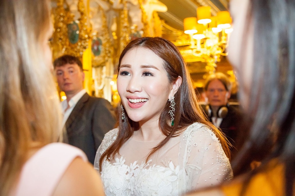 con gai ha hong san anh 1