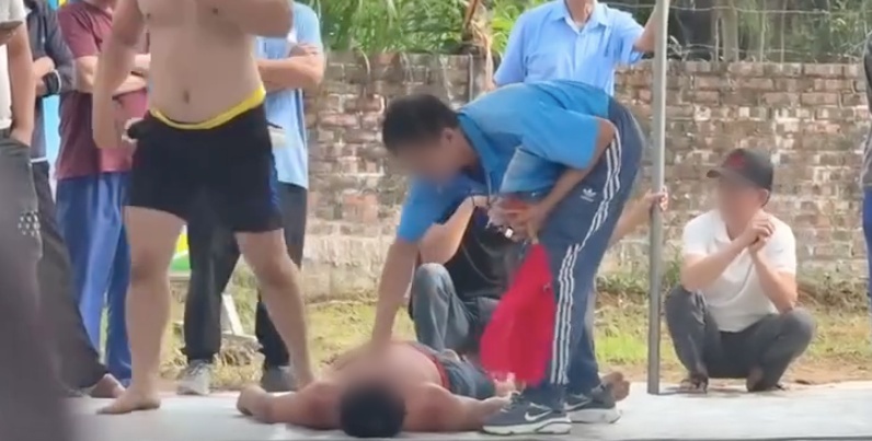 Người đàn ông bị gãy cổ và tử vong khi tham gia đấu vật ở hội làng 1 vet