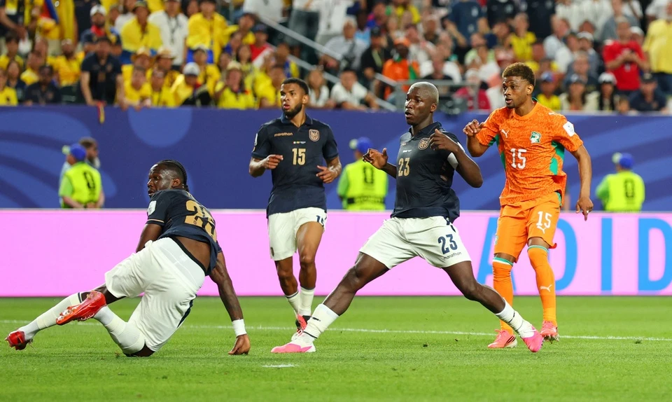 Bờ Biển Ng&agrave; vỡ &ograve;a với b&agrave;n thắng ph&uacute;t cuối, sao trẻ Man United đi v&agrave;o lịch sử World Cup