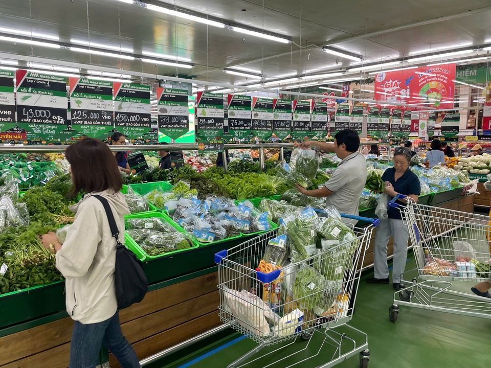 Giá rau xanh tăng gấp 2-3 lần, đắt hơn cả Tết
