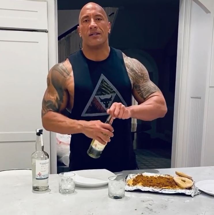 Co bap cua The Rock anh 5