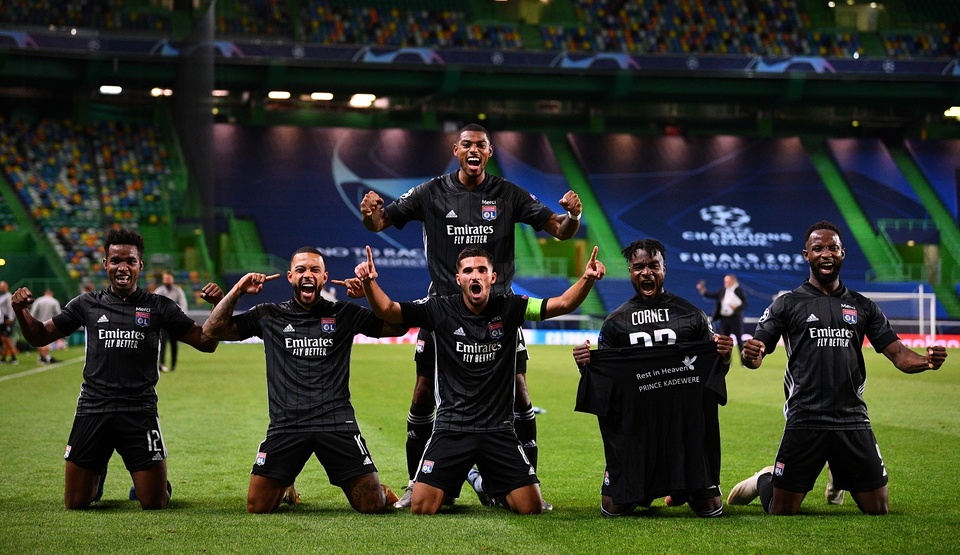Man City thua Lyon anh 7