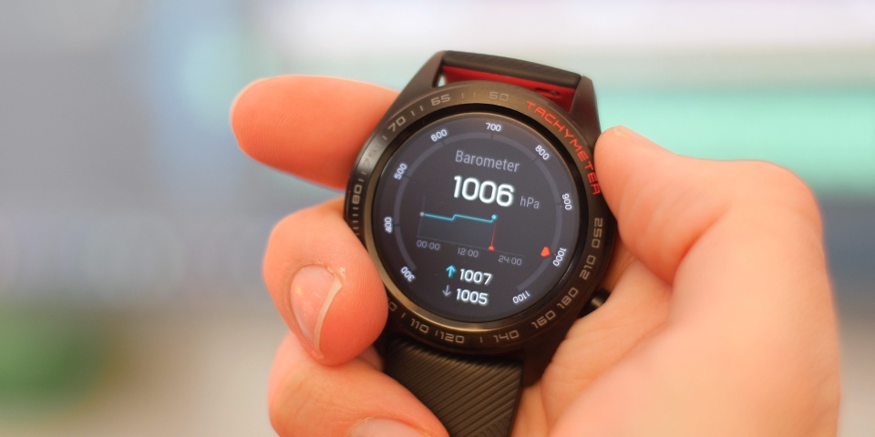Loat smartwatch dang chu y gia duoi 3 trieu anh 3