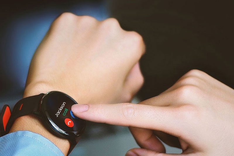 Loat smartwatch dang chu y gia duoi 3 trieu anh 2