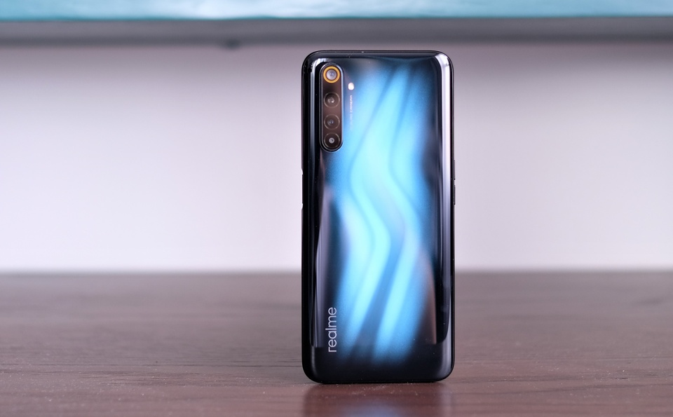 Chi tiet Realme 6 Pro anh 1