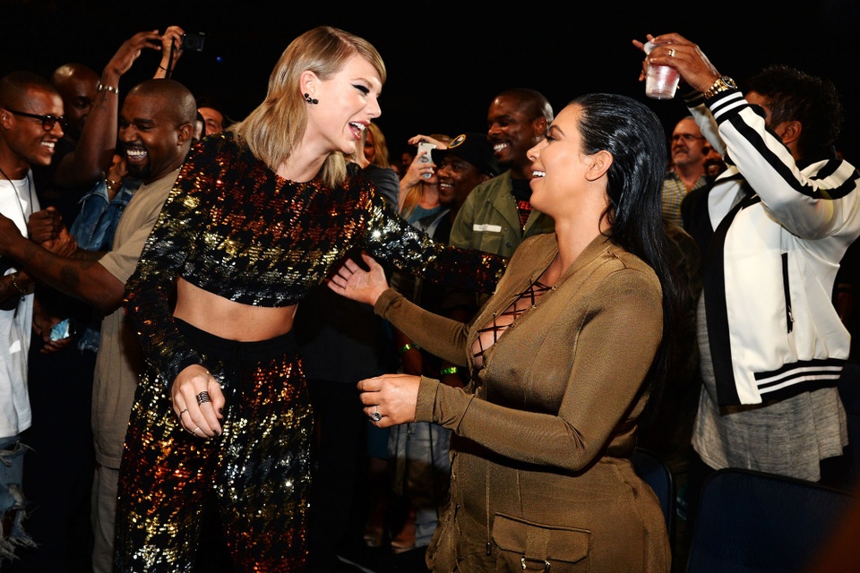 Kim Kardashian va Taylor Swift anh 1