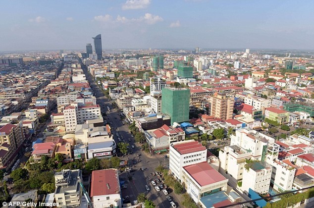 Tuy nhiên, nhiều người lo ngại việc phá hủy các công trình cũ để xây dựng các cao ốc sẽ làm ảnh hưởng tới di sản văn hóa độc đáo của thành phố này.