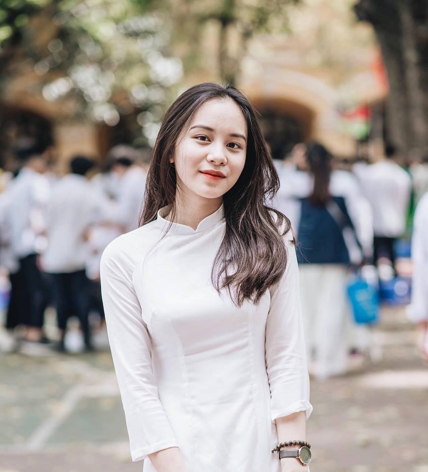 Nu sinh Phan Dinh Phung duoc tim kiem anh 1