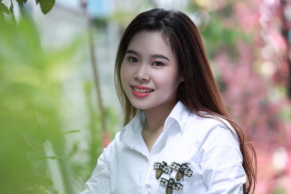 co dau deo vang kin co anh 2