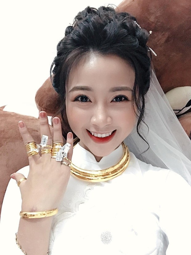 co dau deo vang kin co anh 4