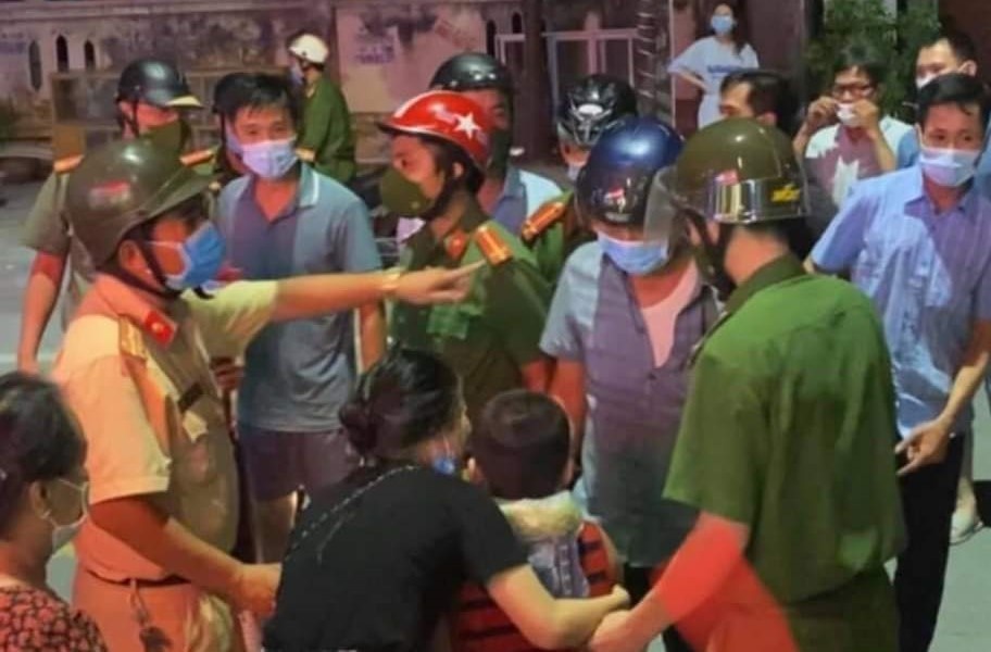 vu be trai o Thanh Hoa bi bat coc anh 1