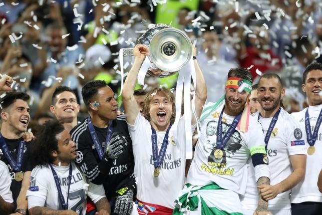 Modric toi Inter Milan,  Ronaldo anh 1