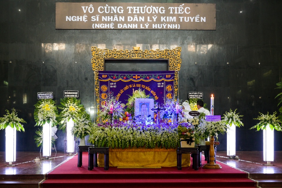Ly Huynh qua doi anh 1