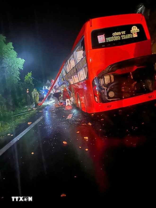 Sạt lở đèo Khánh Lê ảnh 2 Sat lo deo Khanh Le anh 2