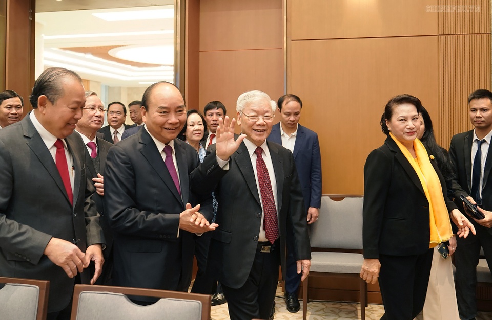 khong de lot vao Trung uong khoa moi can bo giau nhanh anh 4