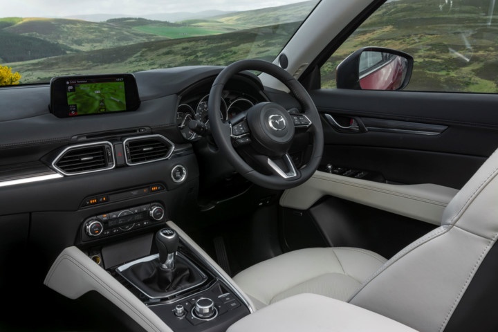 Gia Mazda CX-5 tai nuoc ngoai anh 2