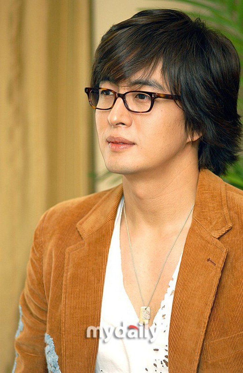 Bae Yong Joon giai nghe anh 1