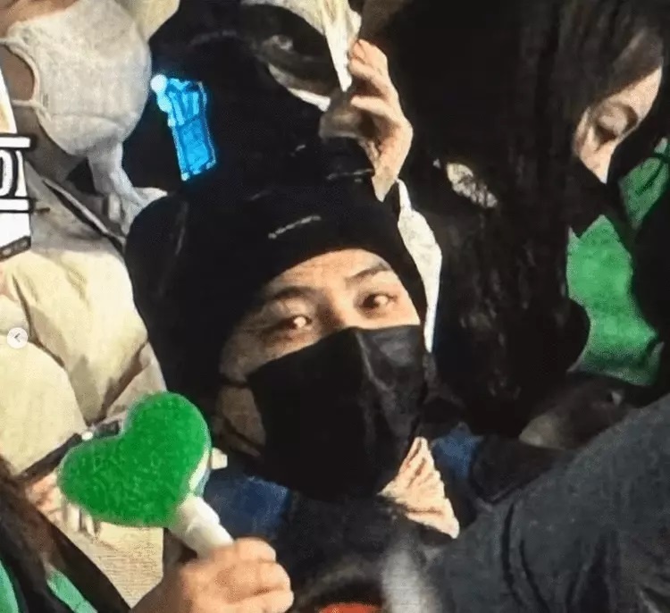 G-Dragon hen ho anh 1