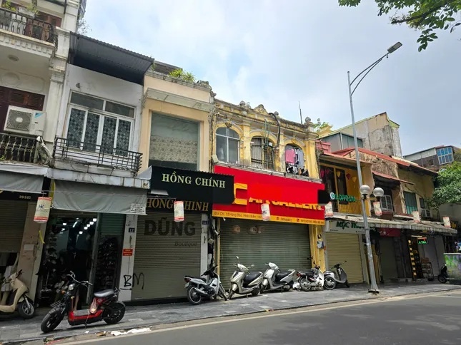 Đằng sau việc phố kinh doanh sầm uất ở Hà Nội vắng tanh vắng ngắt