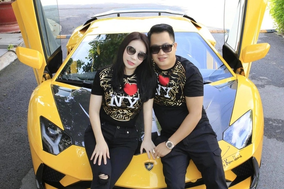 Vợ chồng Phan Thị Mai thu lời hàng nghìn tỷ đồng nhờ mỹ phẩm nhập từ Trung Quốc. Ảnh: FBNV. Vợ chồng Phan Thị Mai thu lời hàng nghìn tỷ đồng nhờ mỹ phẩm nhập từ Trung Quốc. Ảnh: FBNV.