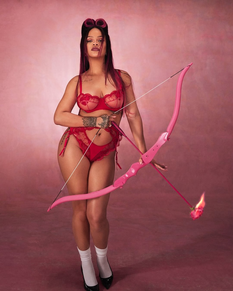 Rose,  Kim Kardashian,  Rihanna,  Skims,  Savage X Fenty,  Victoria's Secret anh 6
