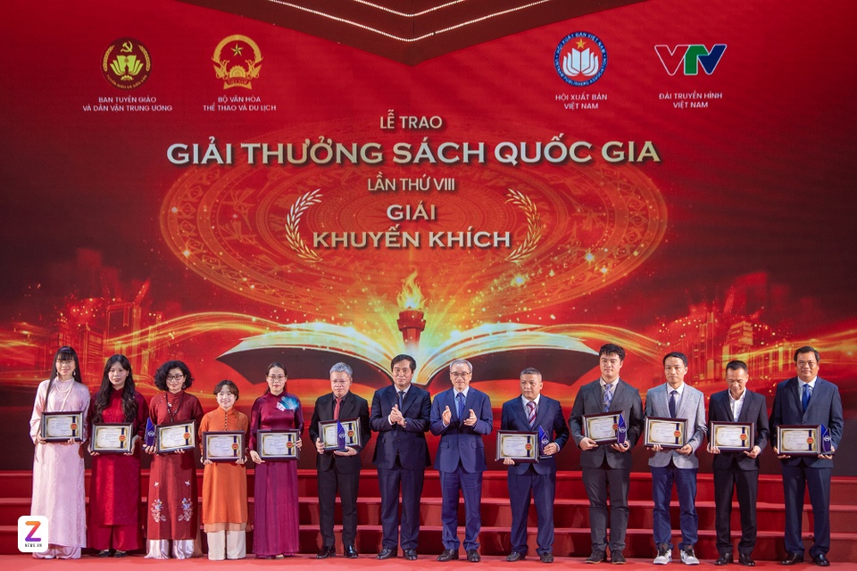 Lễ trao giải sách ảnh 4 Le trao giai sach anh 4