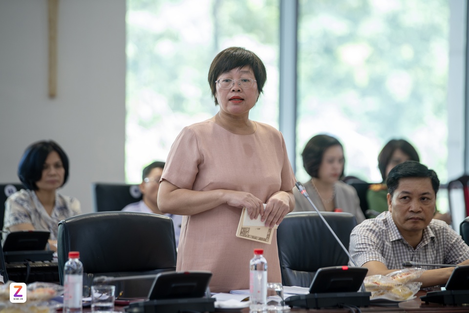 tập đoàn xuất bản ảnh 7
