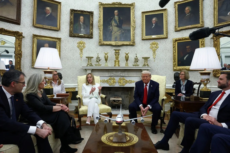 Ông Trump biến Phòng Bầu dục thành nơi nhiều lãnh đạo e dè