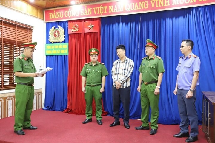 Bắt giam ảnh 1 Bat giam anh 1