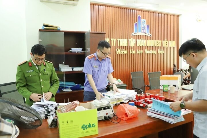 Bắt giam ảnh 2 Bat giam anh 2