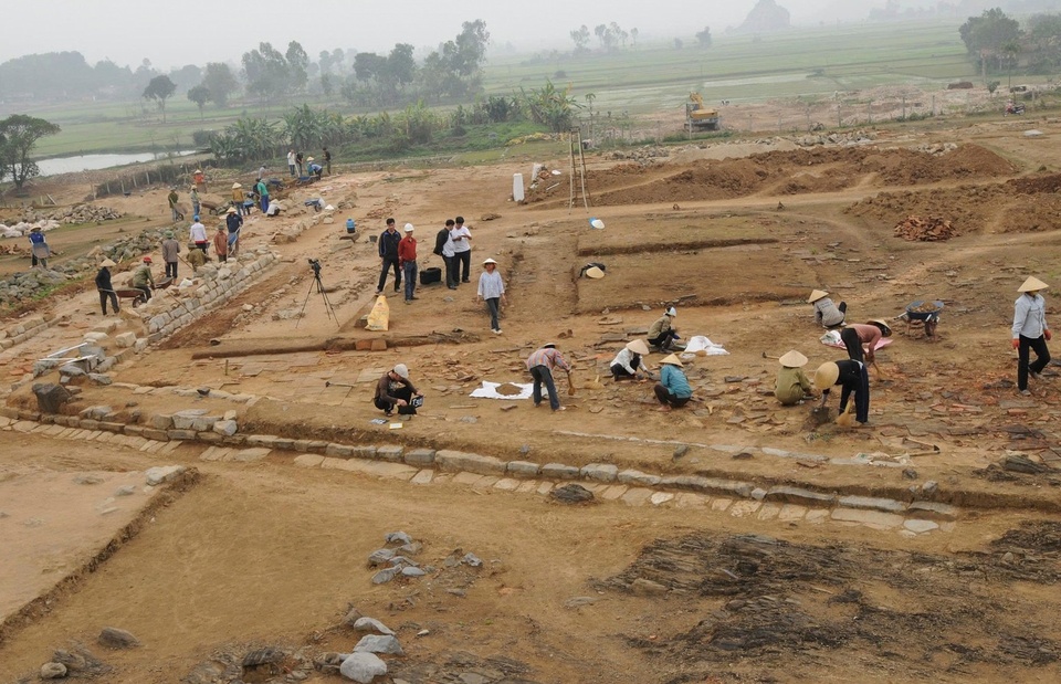 Nam Giao-munken, del 7