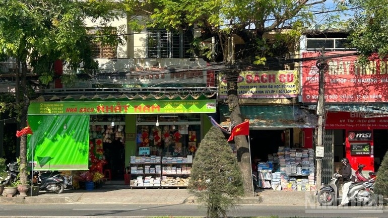 Hieu sach cu anh 2
