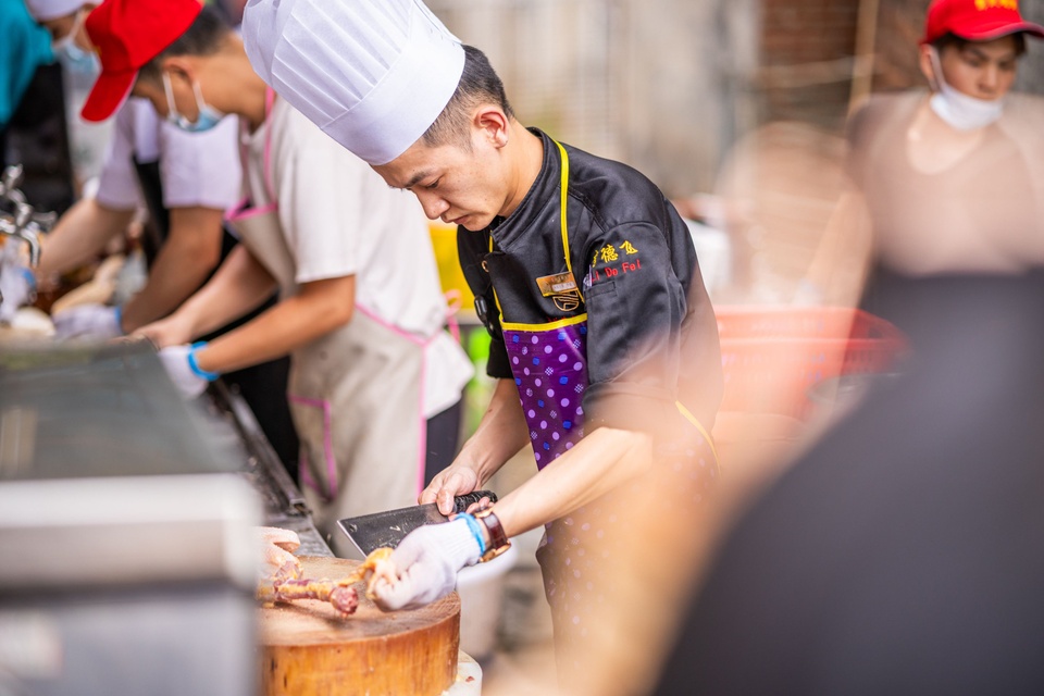 lau ga van xin khach anh 6