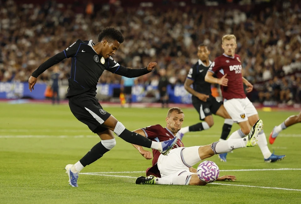 Tân binh lập kỷ lục trong trận thắng 5-1 của Chelsea