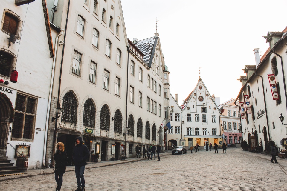 Thanh pho co Tallinn, noi bi thoi gian quen lang hinh anh 1
