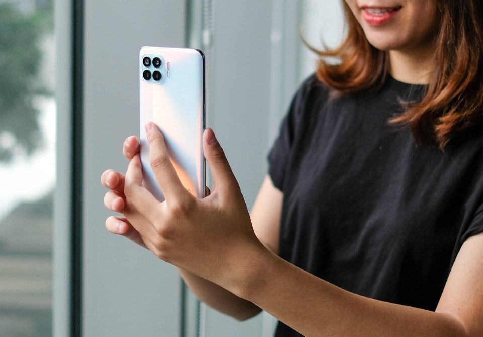 smartphone tam trung anh 6