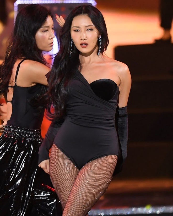 hwasa phan biet chung toc anh 2