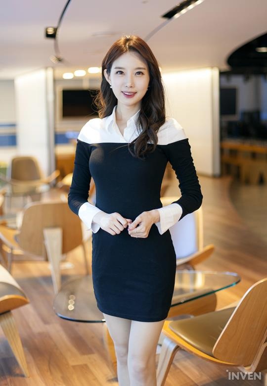 ve dep nong bong cua MC Han anh 2