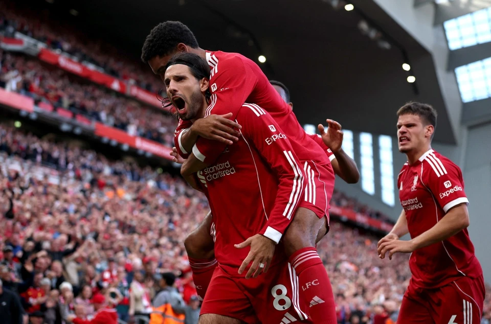 Liverpool vs Arsenal: Siêu phẩm đá phạt định đoạt đại chiến