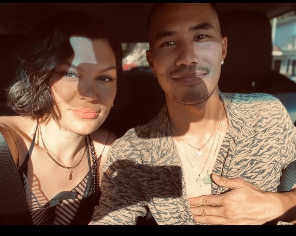 hinh the cua ban trai Jessie J anh 1